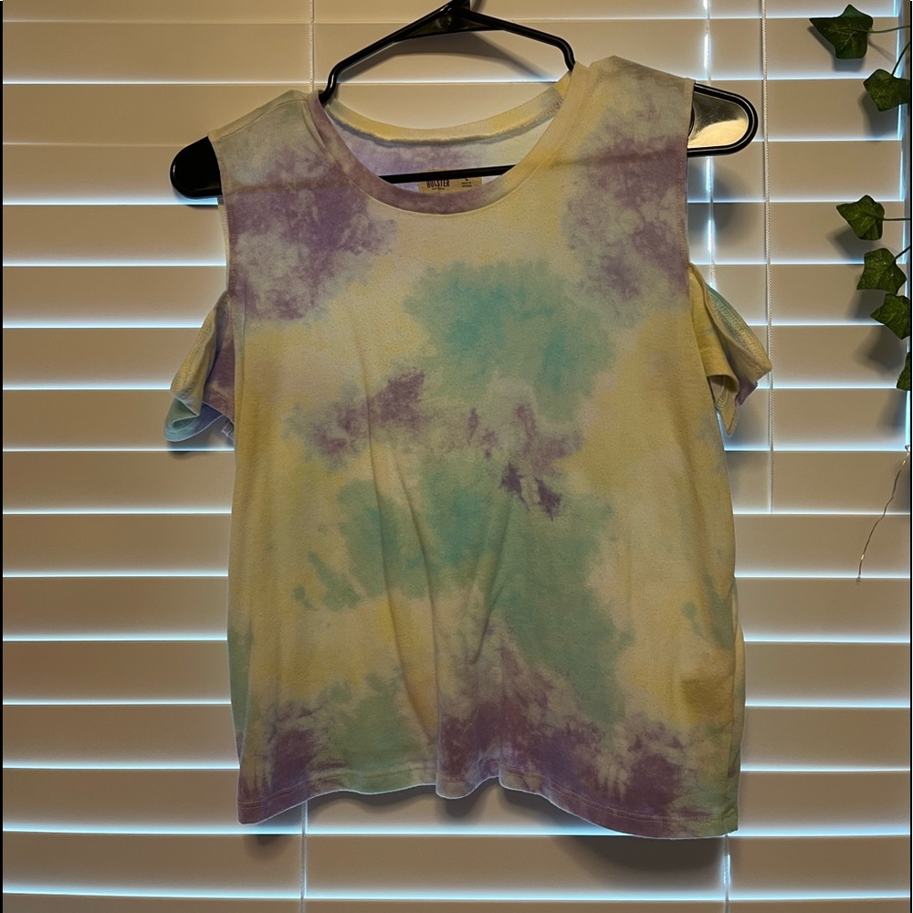 Hollister Tie Dye Cold Shoulder Crop Top!